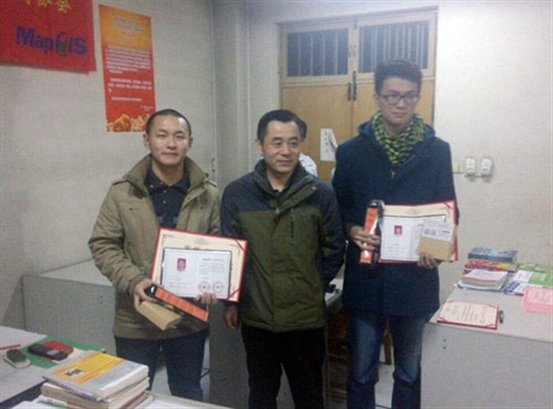 9CF3A29669DFAEE822B987CD142C6CA6